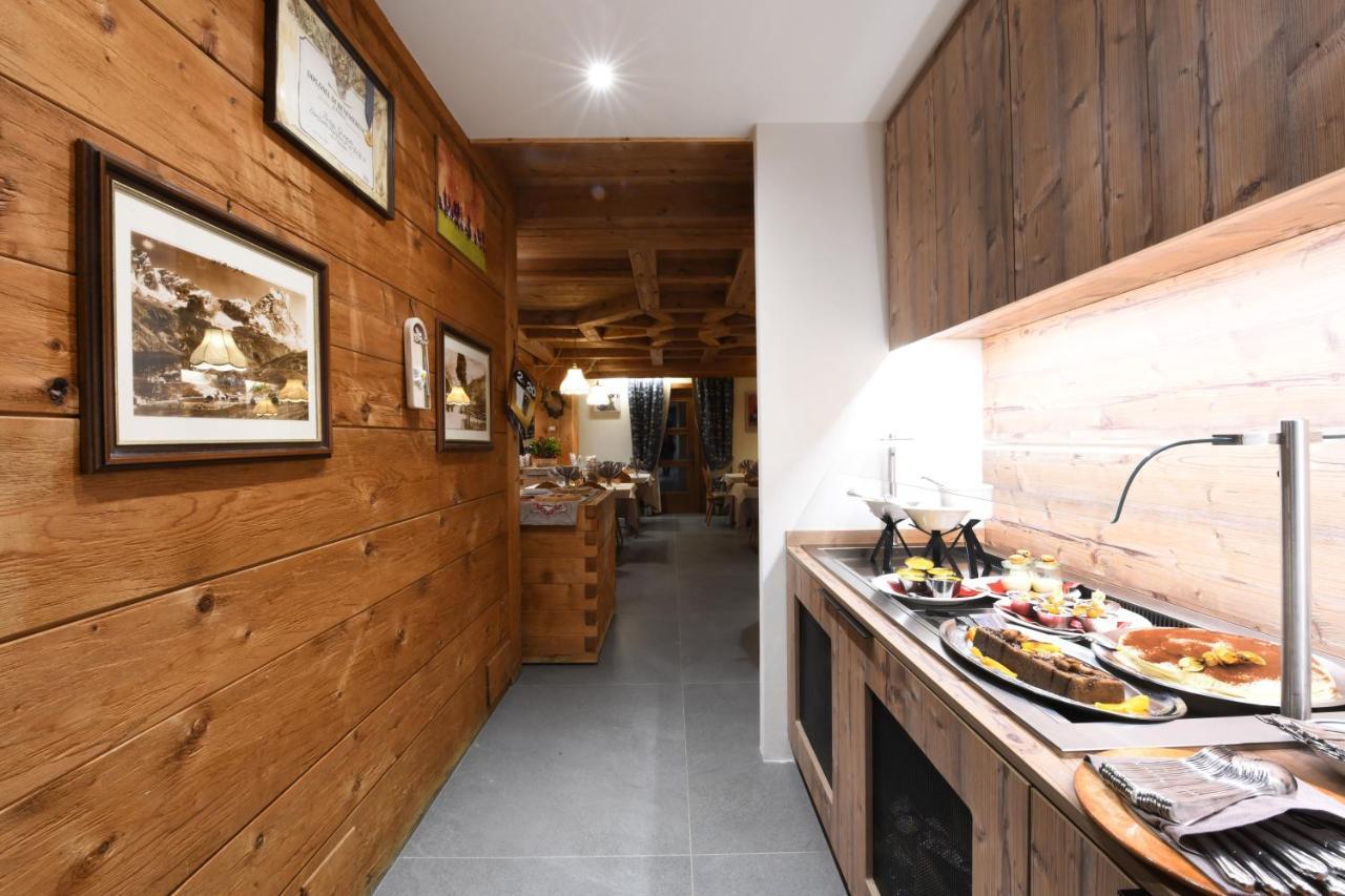 Hotel Rascard Valtournenche Exteriör bild