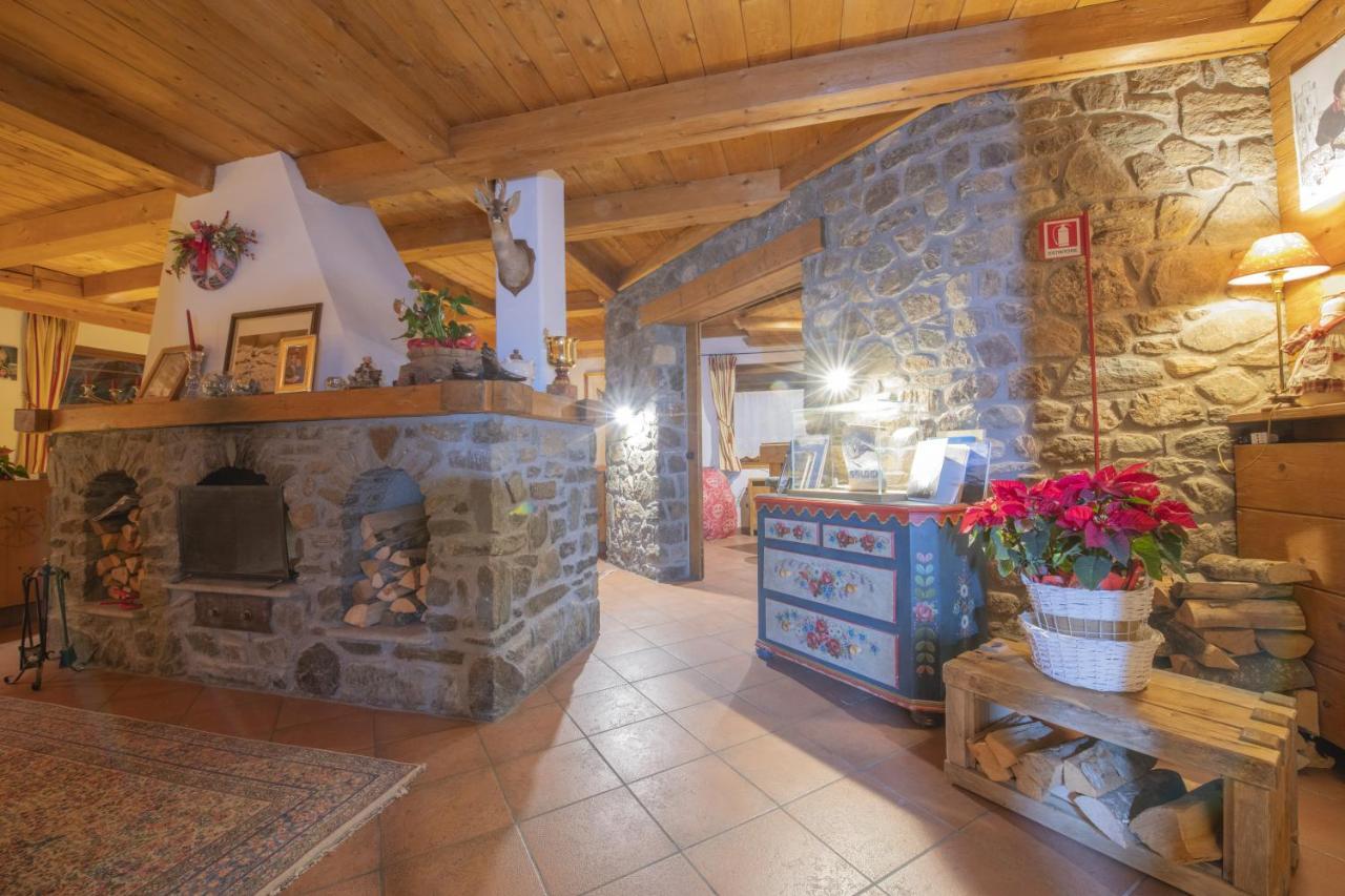 Hotel Rascard Valtournenche Exteriör bild