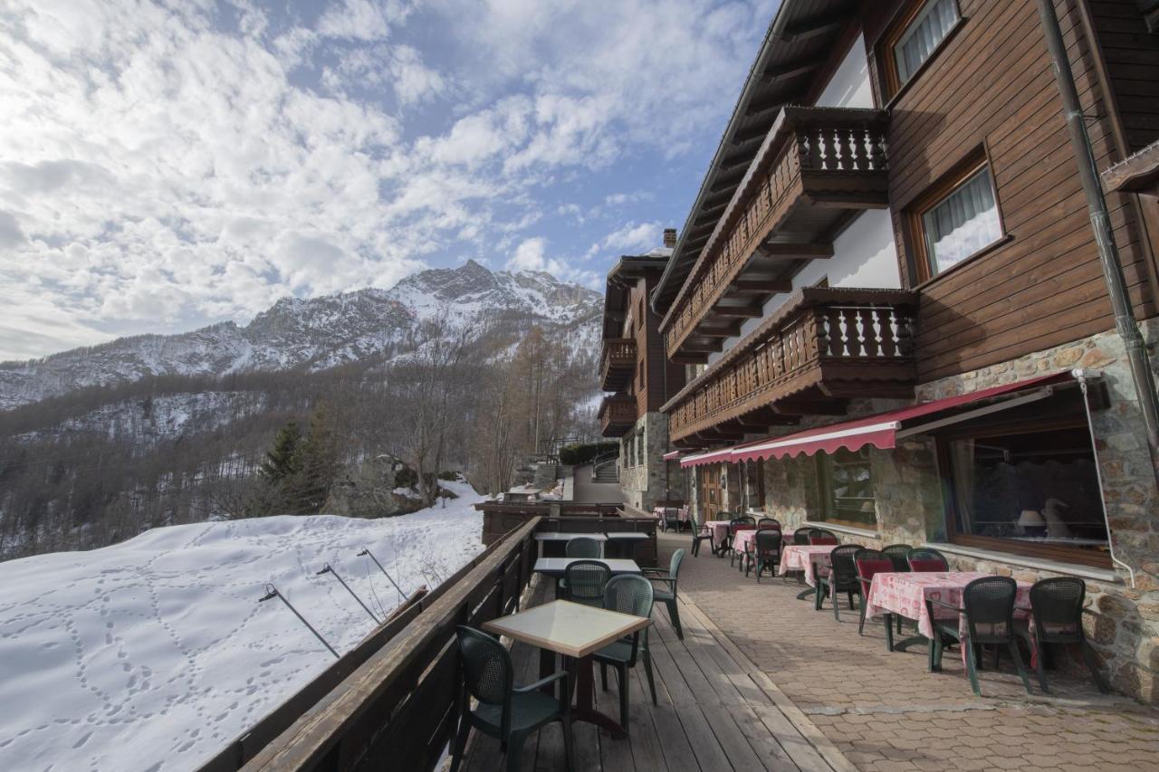 Hotel Rascard Valtournenche Exteriör bild