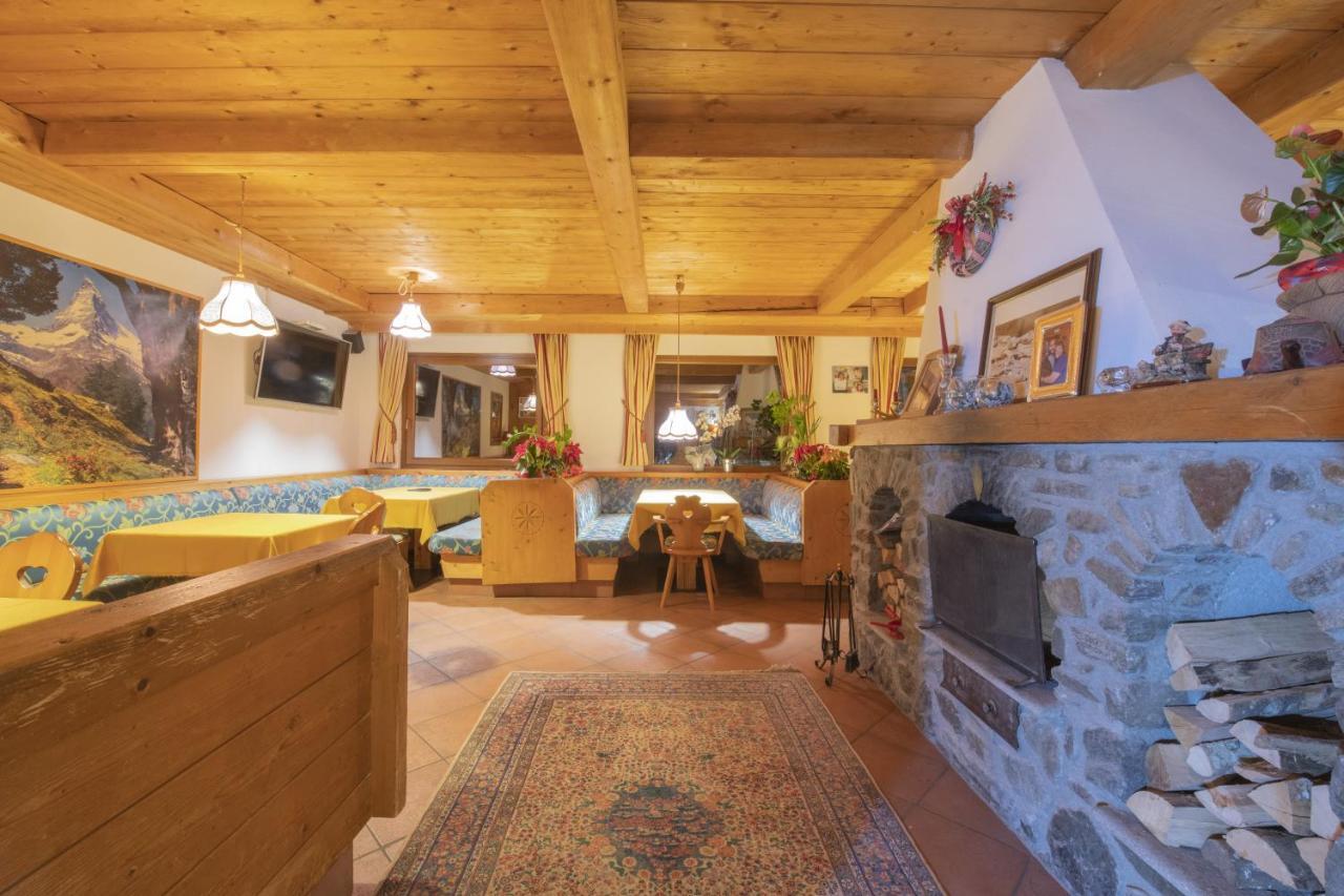 Hotel Rascard Valtournenche Exteriör bild